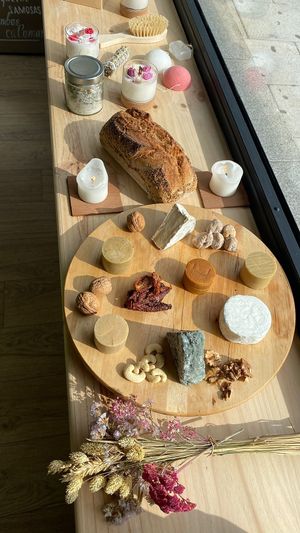 Ven a Visitar nuestra tienda Vegana & Sostenible  at li.V.re in Torrelodones