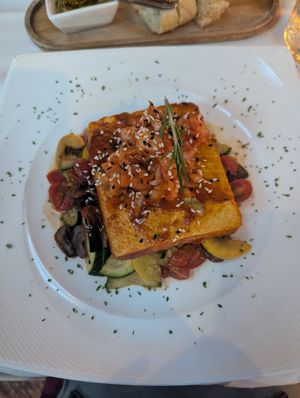 Gochujang tofu on veggies at Cafe Aroma in Idyllwild