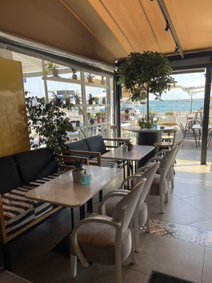 Indoor seating at Hunky Dory in Rafina