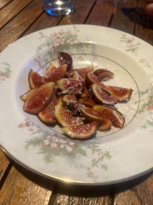 Fresh local figs  at The Haunt in Savannah