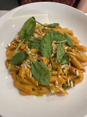 Nudeln mit getrockneten Tomaten und Babyspinat  at Perbacco in Locarno