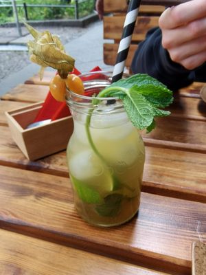 Hausgemachte Limo at Aroma 33 in Berlin