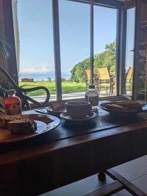 Breakfast with a view at Ragi in Lutry