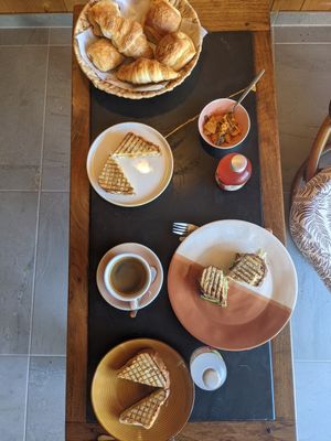 Vegan Bakes, Specialty Coffee, Water Kefir and Toasties at Ragi in Lutry