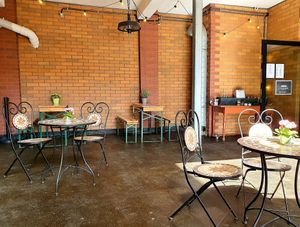 Outdoor seating at Remé in Dusseldorf