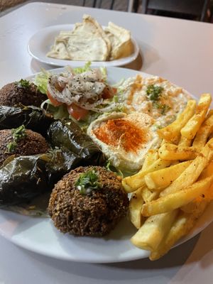 Combinado vegetal 12€ (agosto/2022) vegan without changing anything😄 at Al Karma2 in Barcelona