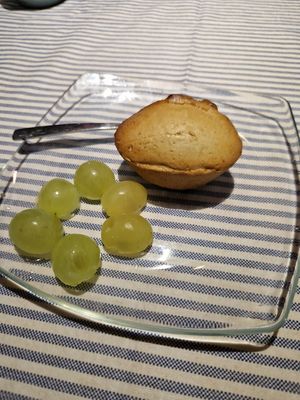 Vegan lemon cake at Matre in Gallipoli