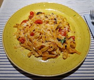 Fettuccelle funghi cardoncelli, pomodorino e formaggio - veganized with vegan cheese at Matre in Gallipoli