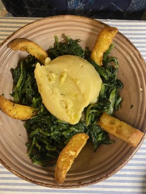 Purè di fave e cicoria  at Matre in Gallipoli