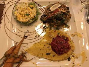 4 vegan item plate  at Mãos de Horta in Castelo Branco