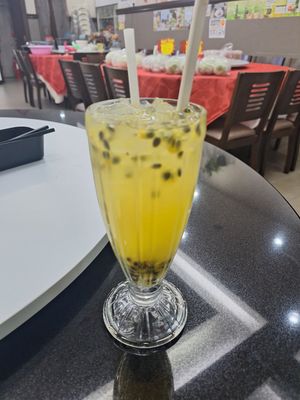 Passion fruit and sour plum sauce at Man Yuan Fang in Malacca