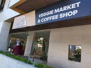 Front at Gaya Veggie Market in Lisbon