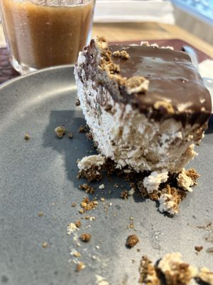 Tarte de tâmara 😋  at Gaya Veggie Market in Lisbon