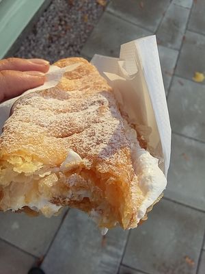 This one (not always vegan) is nothing short of a game-changer. Demand it! at Bageri Brantingstorg in Uppsala