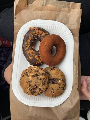 Rosquilla de chocolate y rosquilla de canela at Bocagua in Mallorca