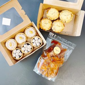 Delivery charges $10 at Lilac Oak in Central Singapore