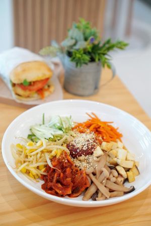 VEGAN HOUSE SPECIAL BIBIMBAP WITH SWEET POTATO RICE at Lilac Oak in Central Singapore