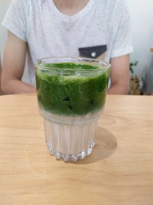 Matcha latte (unsweetened oak milk)👍🏻 at Lilac Oak in Central Singapore