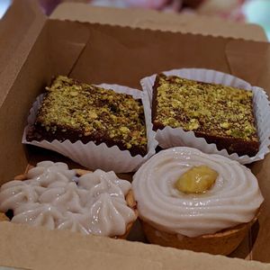 Very Fudgy Raw Brownie & Pulut Hitam Taro Mini Tart & Taro Mini Tart at Lilac Oak in Central Singapore