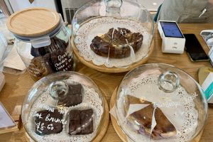 Sweet stuff   at Lilac Oak in Central Singapore