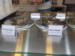 Vegan flavors at Vincis Heladería in Barcelona