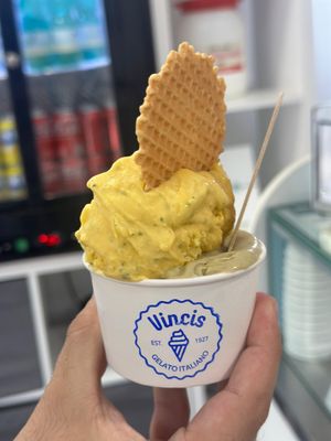 Pistacho and mint mango at Vincis Heladería in Barcelona