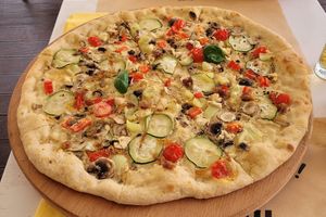 Vegan pizza at Grizzly in Veli Losinj