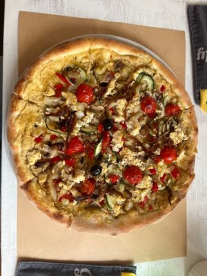 vegan pizza at Grizzly in Veli Losinj