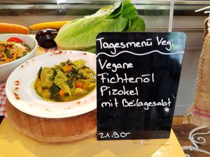 Daily lunch menu, not sure if vegan available every day at Kaffee Klatsch in Chur