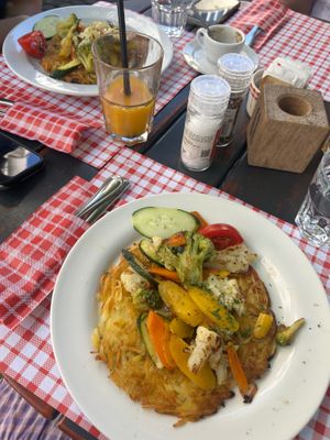 Hash brown (rosti) with seasonal vegetables  at Kaffee Klatsch in Chur