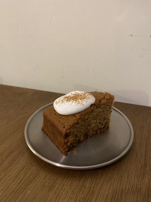 Apple ginger cake at Black Window - 黑窗里 in Kowloon