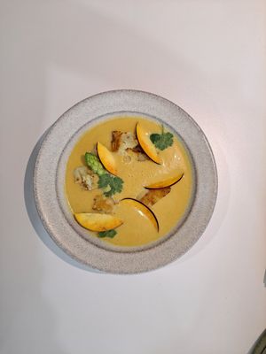 Summer peach curry at Pinch Brunch Bar in Seoul