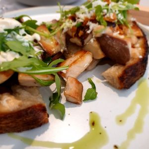 plenty of shrooms at Pinch Brunch Bar in Seoul