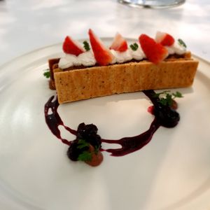 beautifully plated at Pinch Brunch Bar in Seoul