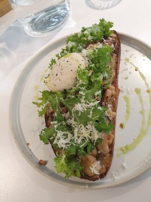 Mushroom tartine with roasted garlic mousse at Pinch Brunch Bar in Seoul