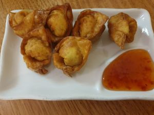 Handmade wontons $10.00: Really good filling although not strong flavouring at Loving Hut in Richmond