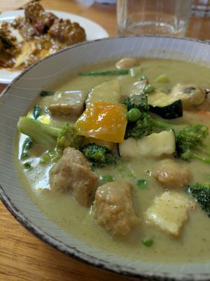 Green curry at Loving Hut in Richmond