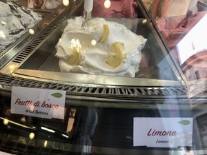 Maybe 8 different vegan flavors  at Surya in Bergamo