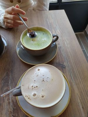 Matcha latte (coconut) and chaï latte (almond). at No Name Coffee in Brunoy