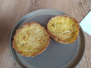 Vegan quiche at No Name Coffee in Brunoy