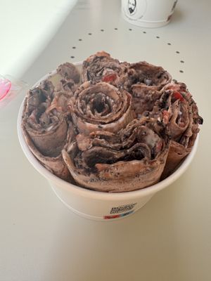 Vegan base with chocolate, oreos and fresh strawberries  at Domenico in Crete