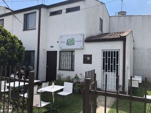 Fachada / Front of building at Tienda Vegana Árbol Verde in Bogota