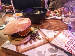 Hamburguesa de remolatxa i mill at WALD in Barcelona