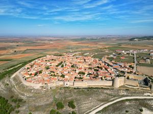 The isolated walled-in town of Urueña. Yes, your options are really limited in the area! at La Real in Valladolid