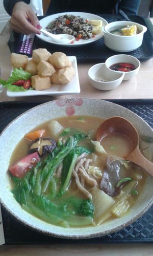 Brunch... at Yǒujī Dàdì 有機大地健康蔬食餐廳 in Jiaoxi