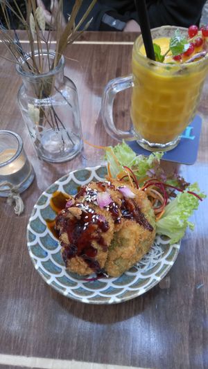 Avo Ca(r)d(i)o und Mango Smoothie at Ban Vegan in Berlin