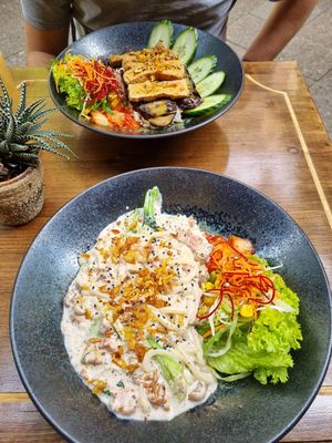 Madame B and Date in Hanoi at Ban Vegan in Berlin