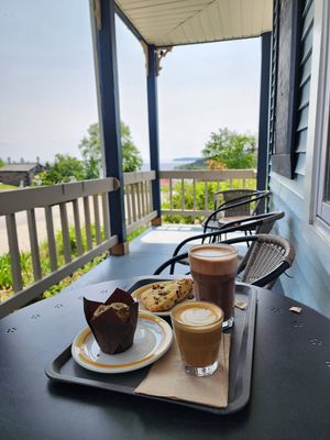  at Café l'Abri Côtier in Tadoussac