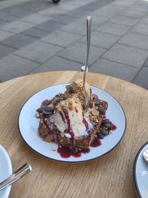 Loaded banana bread at Keep Bañana in Munich