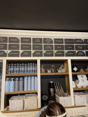 Los de abajo dicen “vegan"  at Aroma Gelato Experience in Dubrovnik